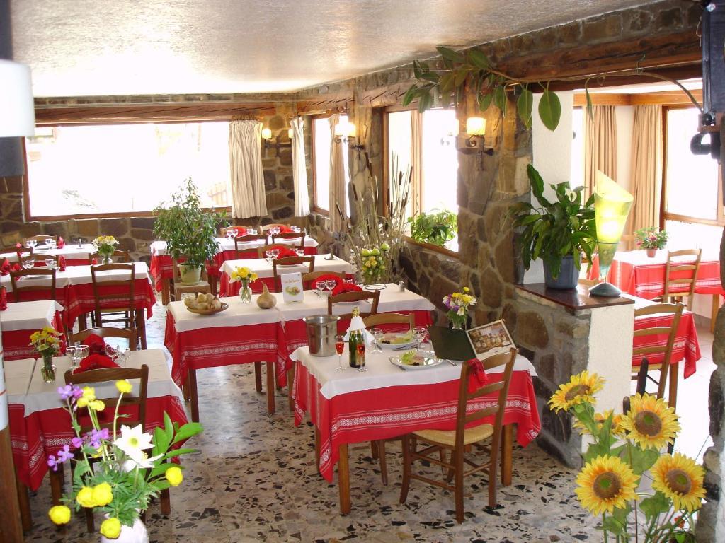 Hotel Le Parpaillon Crevoux Bagian luar foto