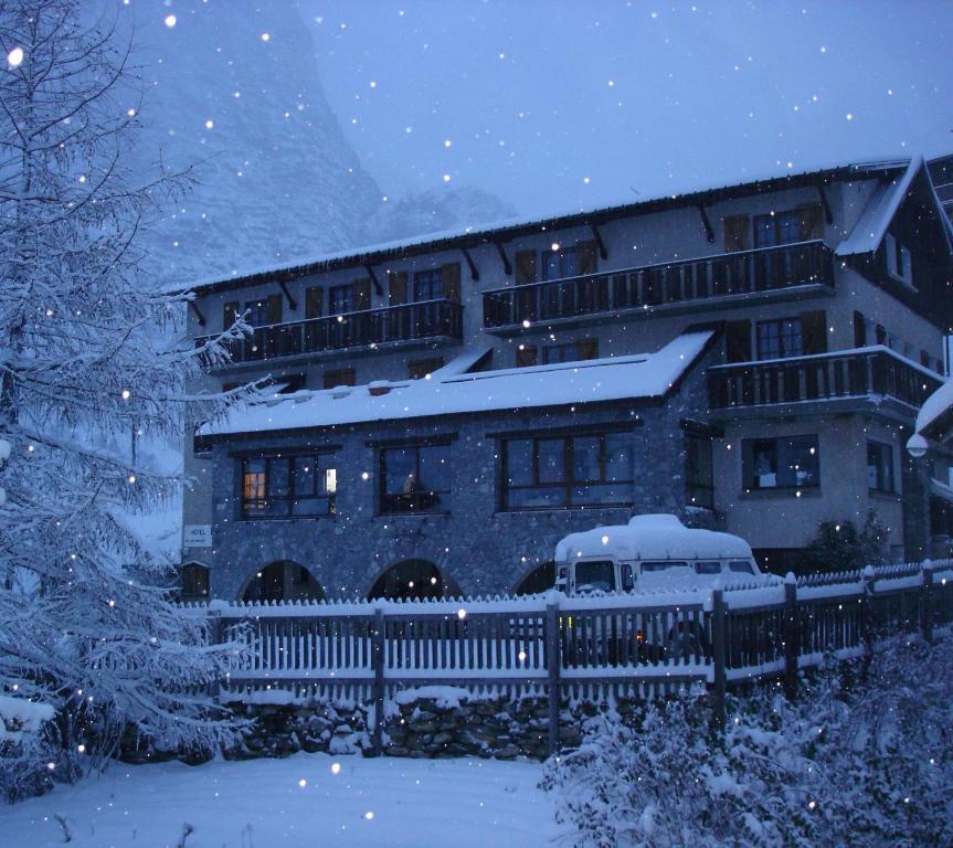 Hotel Le Parpaillon Crevoux Bagian luar foto